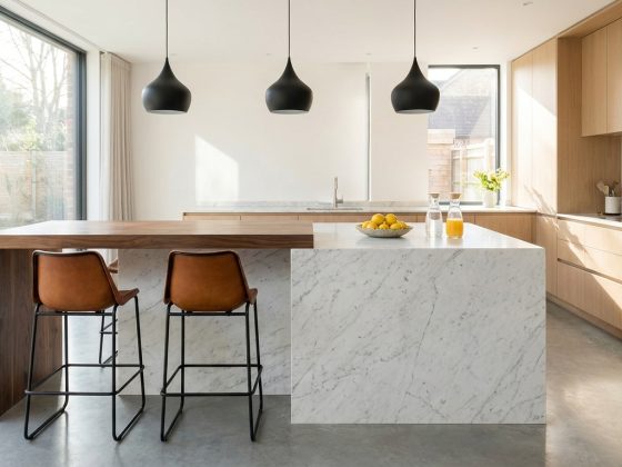 Aménager un espace bar dans sa cuisine ouverte : mobilier, décoration et conseils pratiques